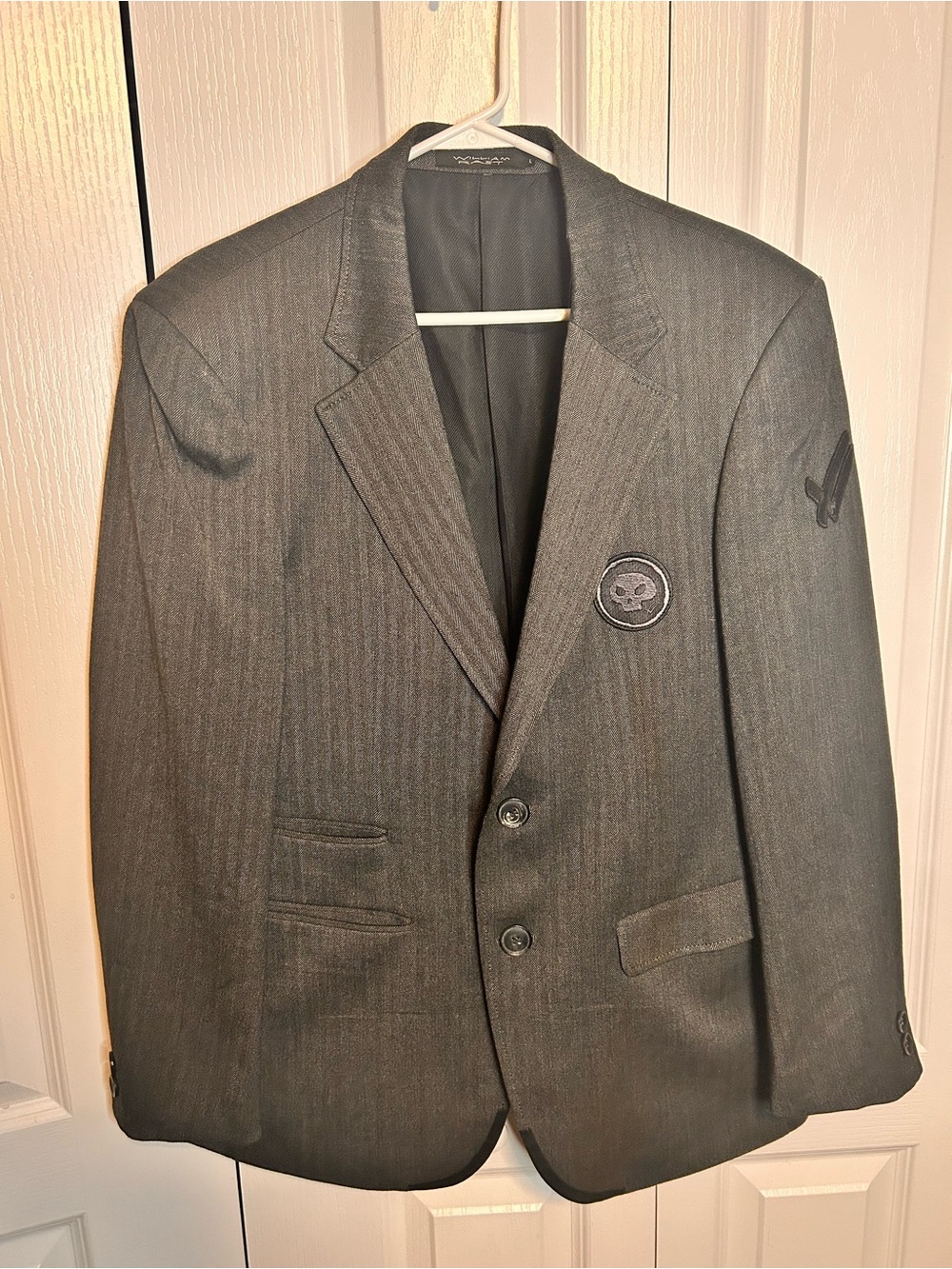 William Rast Men’s Size Large Gray Pinstripe Sports Blazer Cotton Skull Patch
